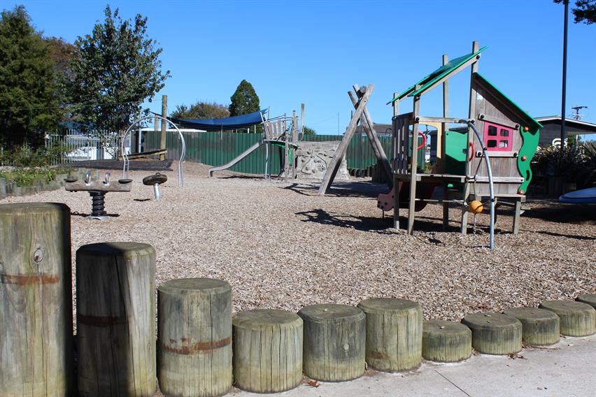 Dr John Lightbody Reserve playground